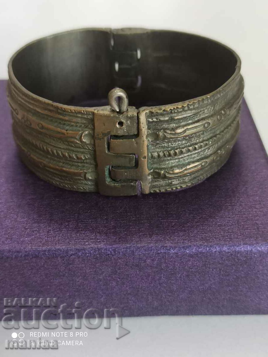 Renaissance silver bracelet with price 130.00 BGN | € 66.47 Renaissance silver bracelet with price 130.00 BGN | € 66.47