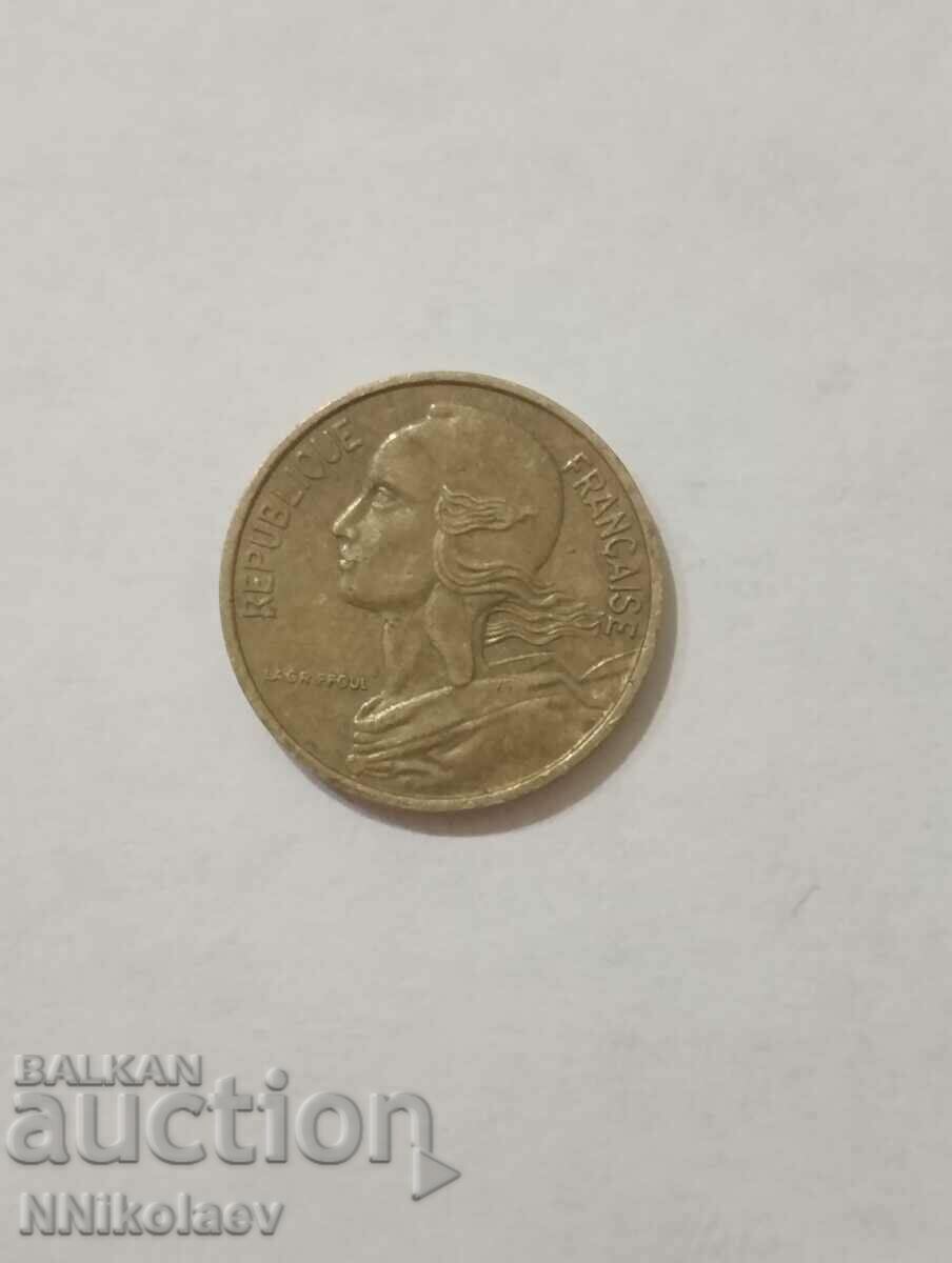 Delivery of France 5 centimes 1988