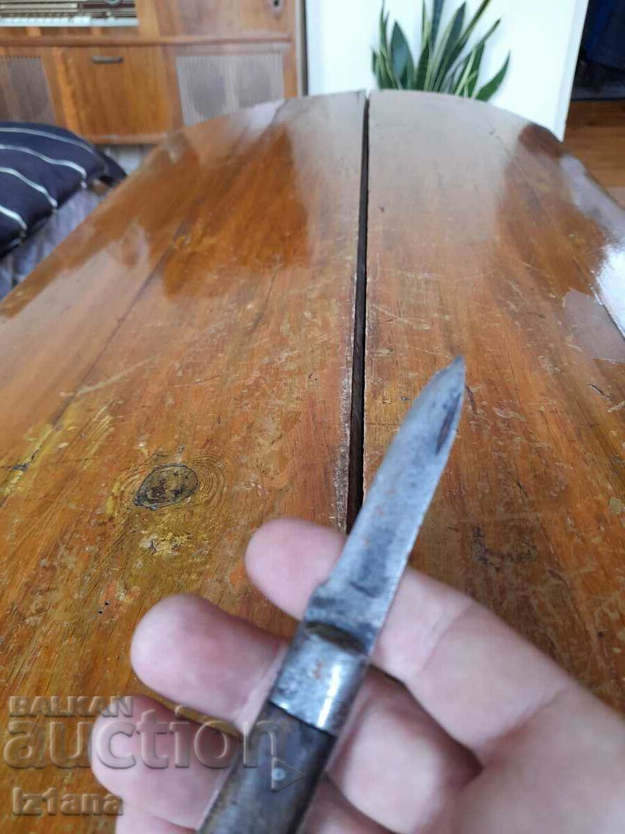 Delivery of Old pocket knife, knife, knife Delivery of Old pocket knife, knife, knife