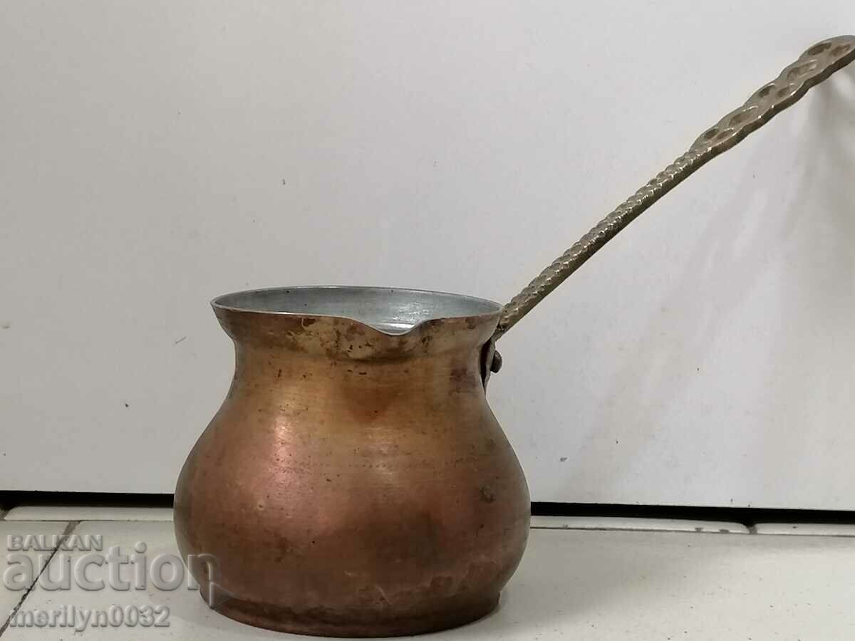 Old copper tin, coffee, baker, copper pot with price 41.00 BGN | € 20.96 Old copper tin, coffee, baker, copper pot with price 41.00 BGN | € 20.96