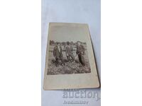 Снимка Ксанти Трима добре облечени мъже на поляна 1918