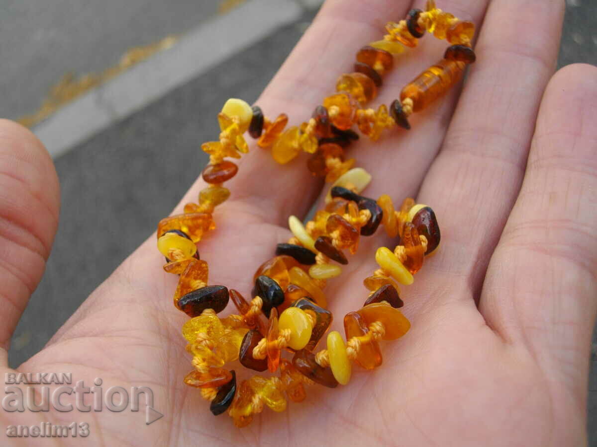 Auction NECKLACE NECKLACE NATURAL BALTIC AMBER Auction NECKLACE NECKLACE NATURAL BALTIC AMBER