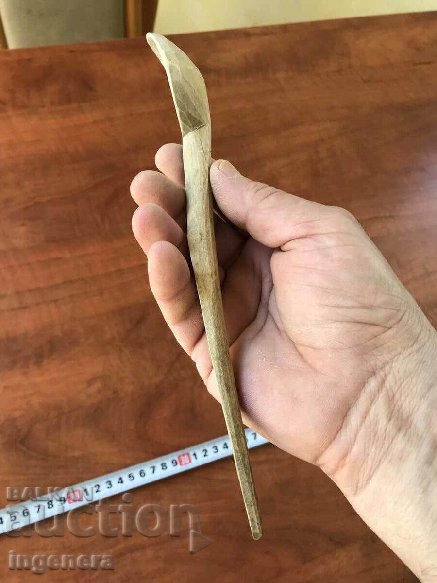 Auction  ANTIQUE HAND CARVED WOODEN SPOON