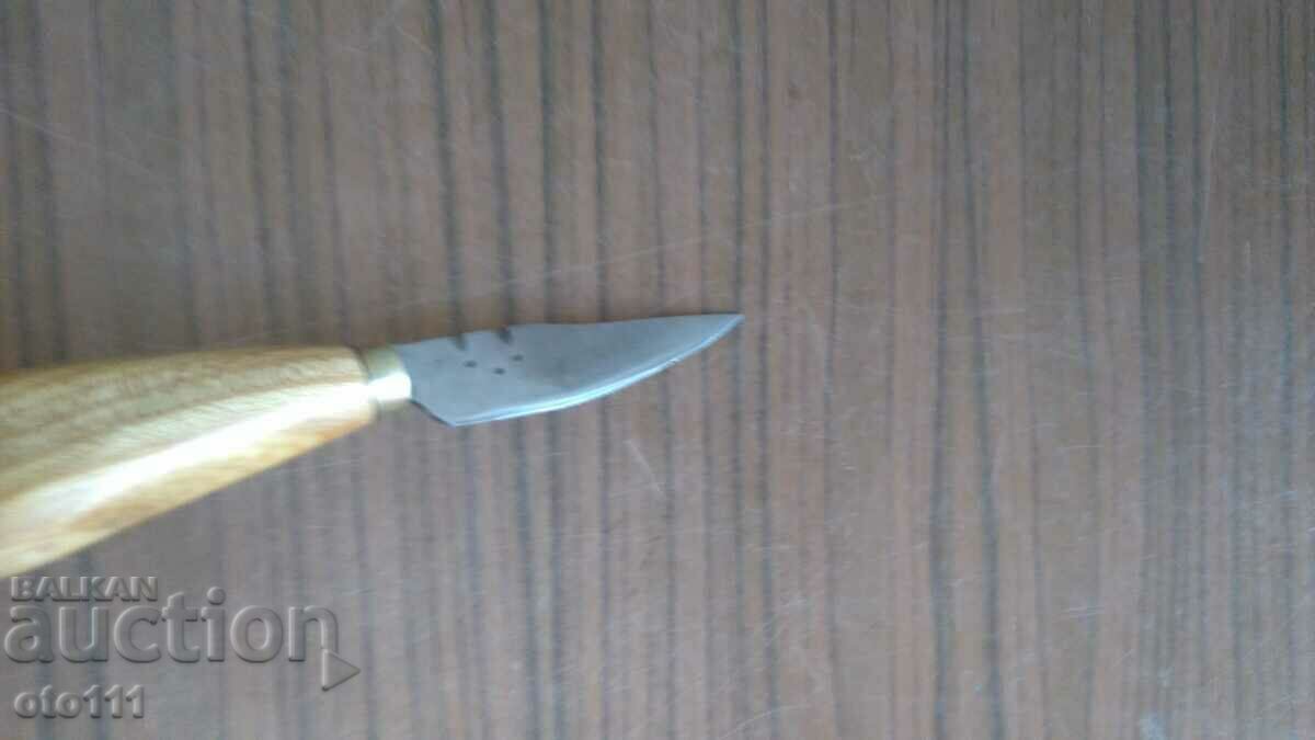 Auction  INTERESTING KNIFE