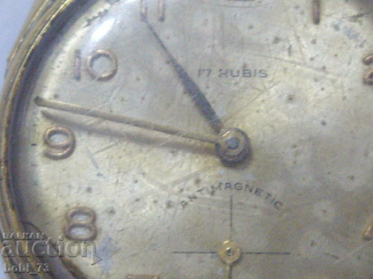 Old men's wristwatch with price 80.00 BGN | € 40.90 Old men's wristwatch with price 80.00 BGN | € 40.90