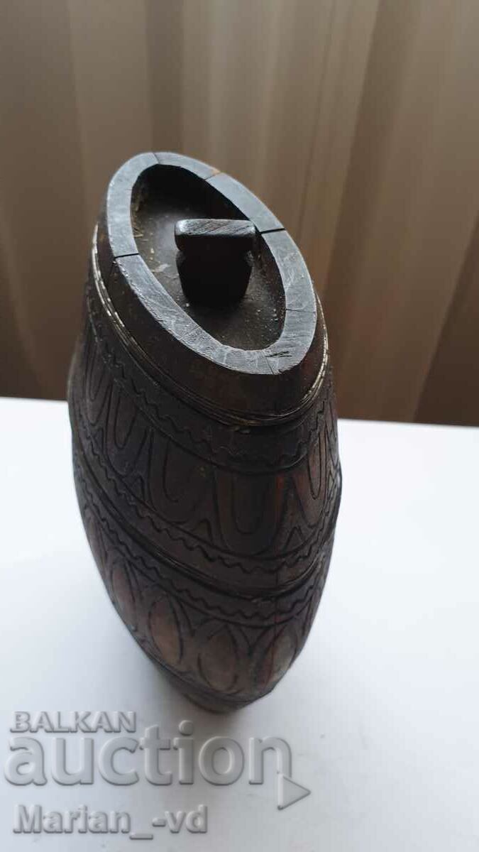 Delivery of An old wooden spoon Delivery of An old wooden spoon