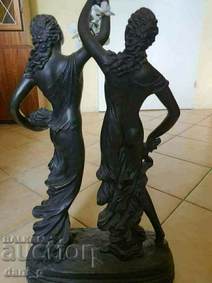 Delivery of Figure Statuette Delivery of Figure Statuette