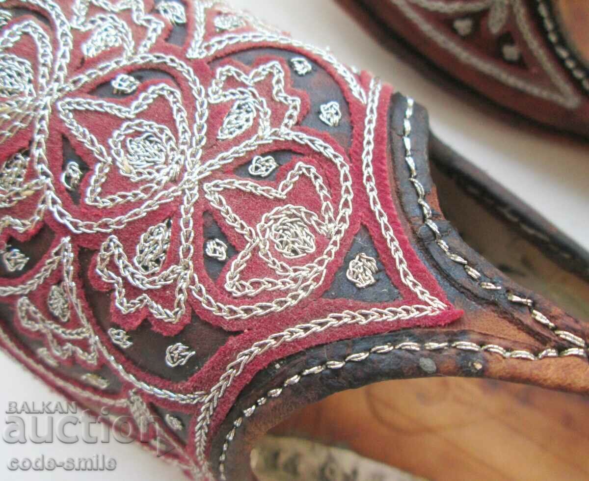 Old Muslim children's shoes for wearing leather and tinsel - 5 Old Muslim children's shoes for wearing leather and tinsel - 5