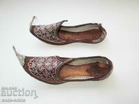 Стари детски мюсюлмански обувки за носия кожа и сърма