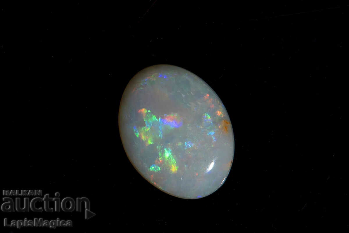 Opal de cristal australian 0,9 ct Cabochon oval