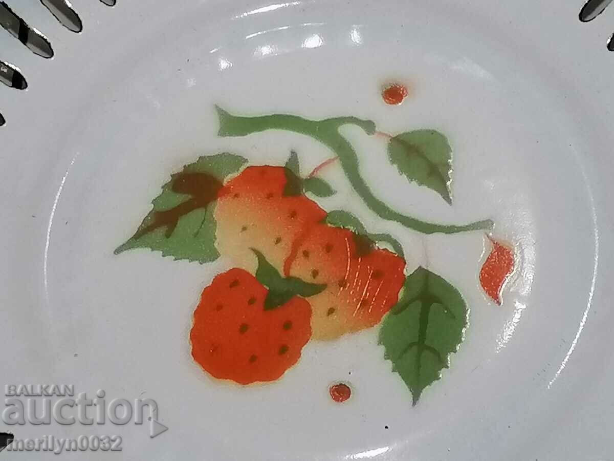 Auction Old enamelled bread pan enamel from the 1960s Auction Old enamelled bread pan enamel from the 1960s