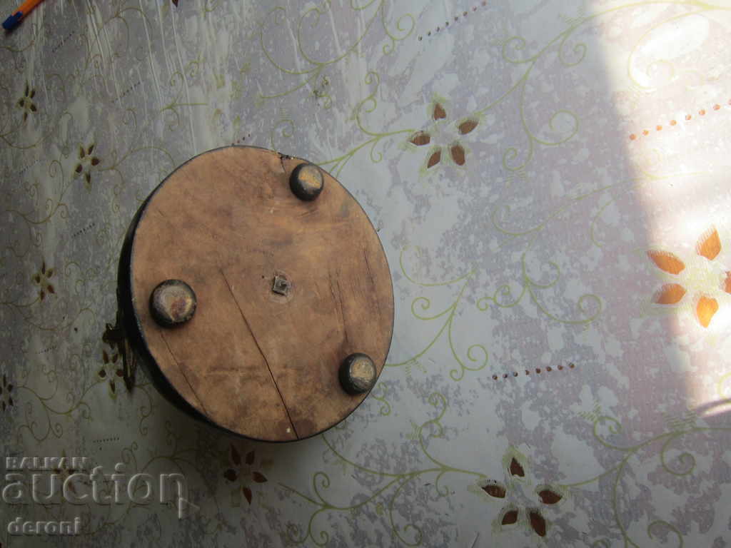 Table bronze cross with 19th century crucifixion - 5