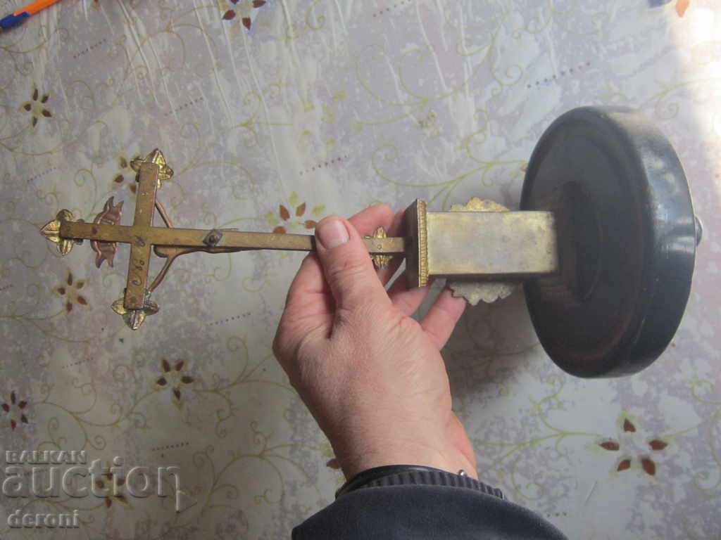 Table bronze cross with 19th century crucifixion - 7
