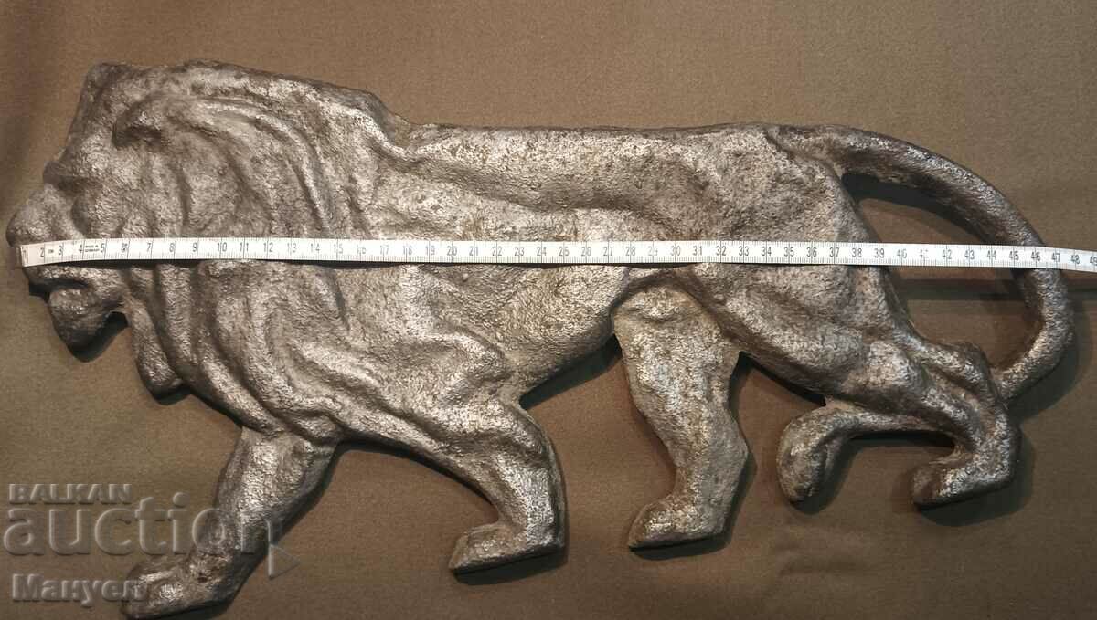 Auction Plastic, panel, emblem of Bulgarian lion. Auction Plastic, panel, emblem of Bulgarian lion.