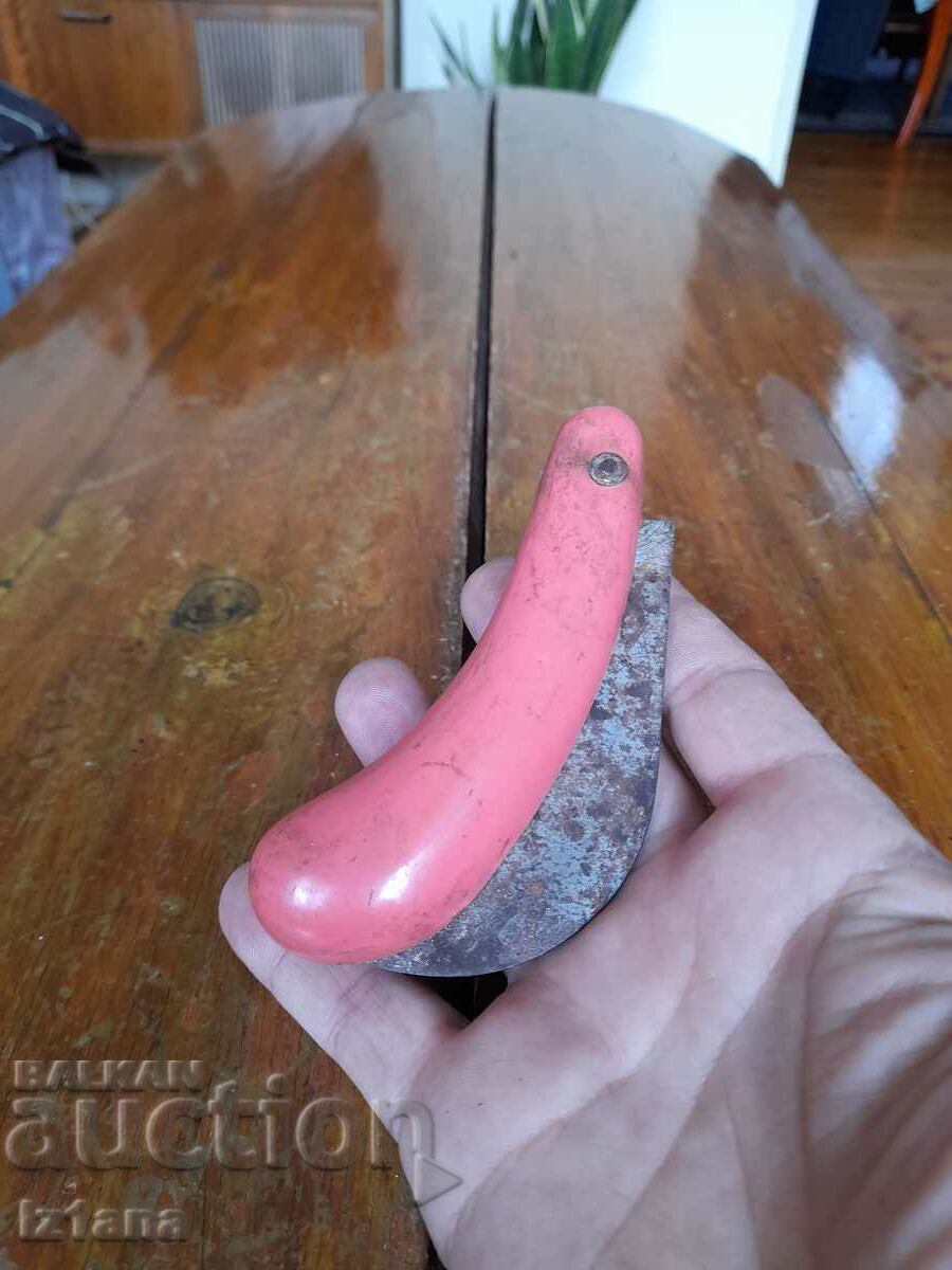 Struguri vechi, cutit de fructe, cuțit cu preț 20.00 BGN | € 10.23