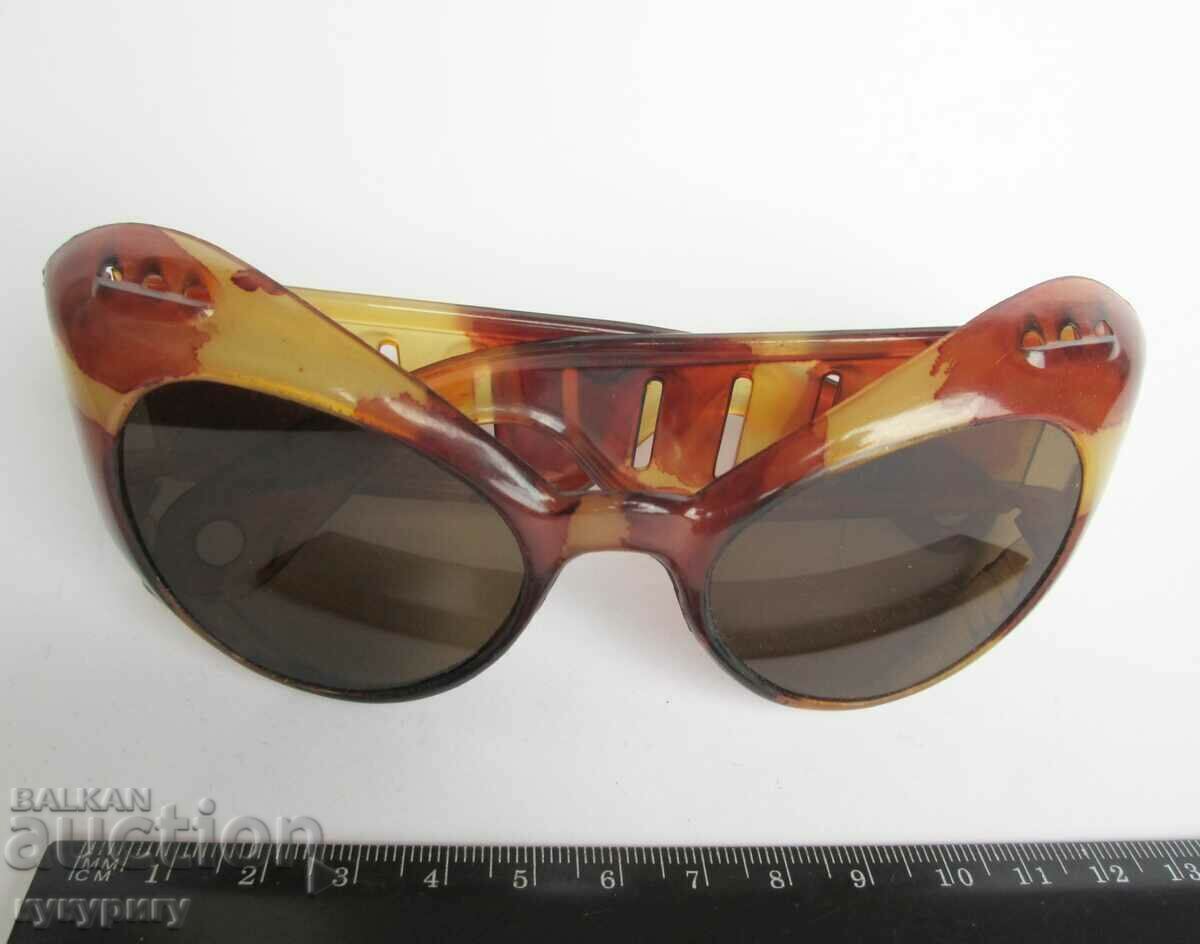 Authentic vintage ladies sunglasses 1960s unused - 5