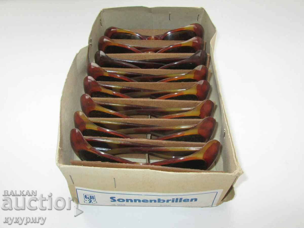 Authentic vintage ladies sunglasses 1960s unused - 6