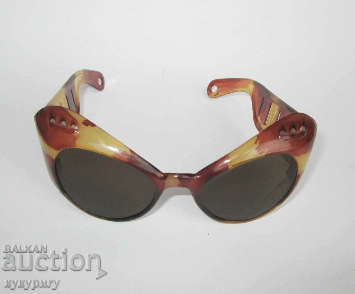 Автентични стари дамски слънчеви очила 1960-те неизползвани
