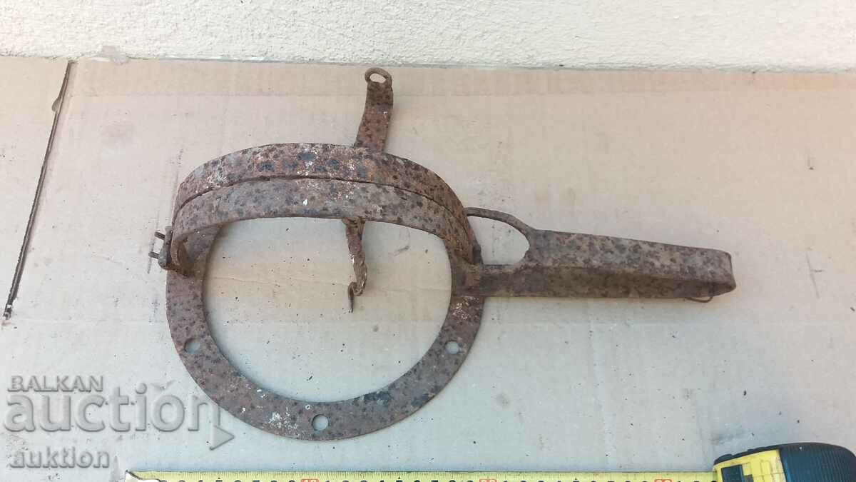 Auction  OLD TRAP FOR FOXS, JACKALS, RABBITS