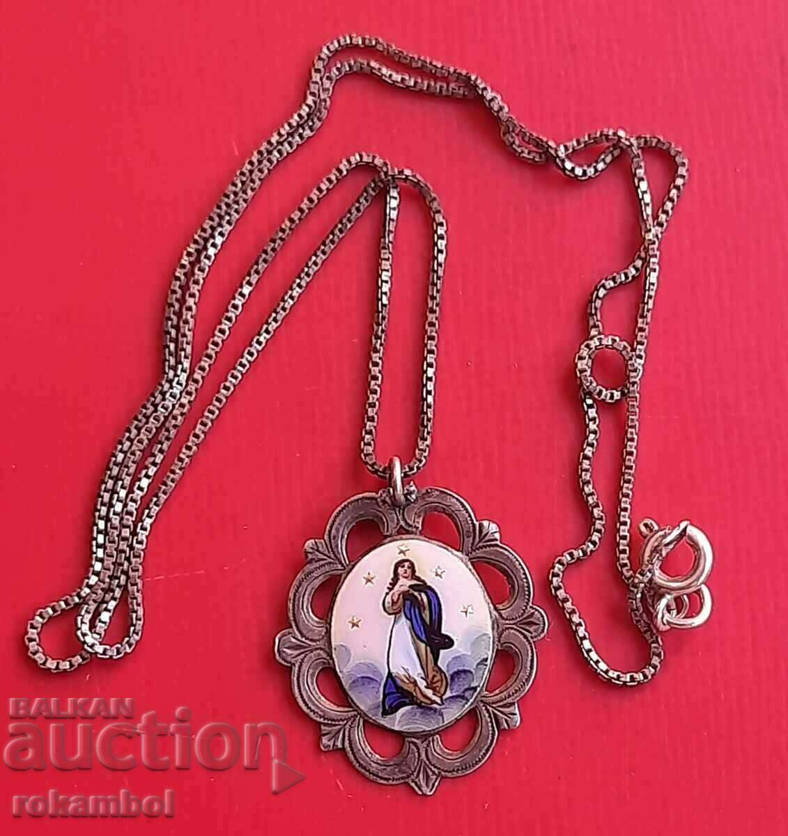 Antique medallion with the Virgin Mary in enamel and silver, 1930s.