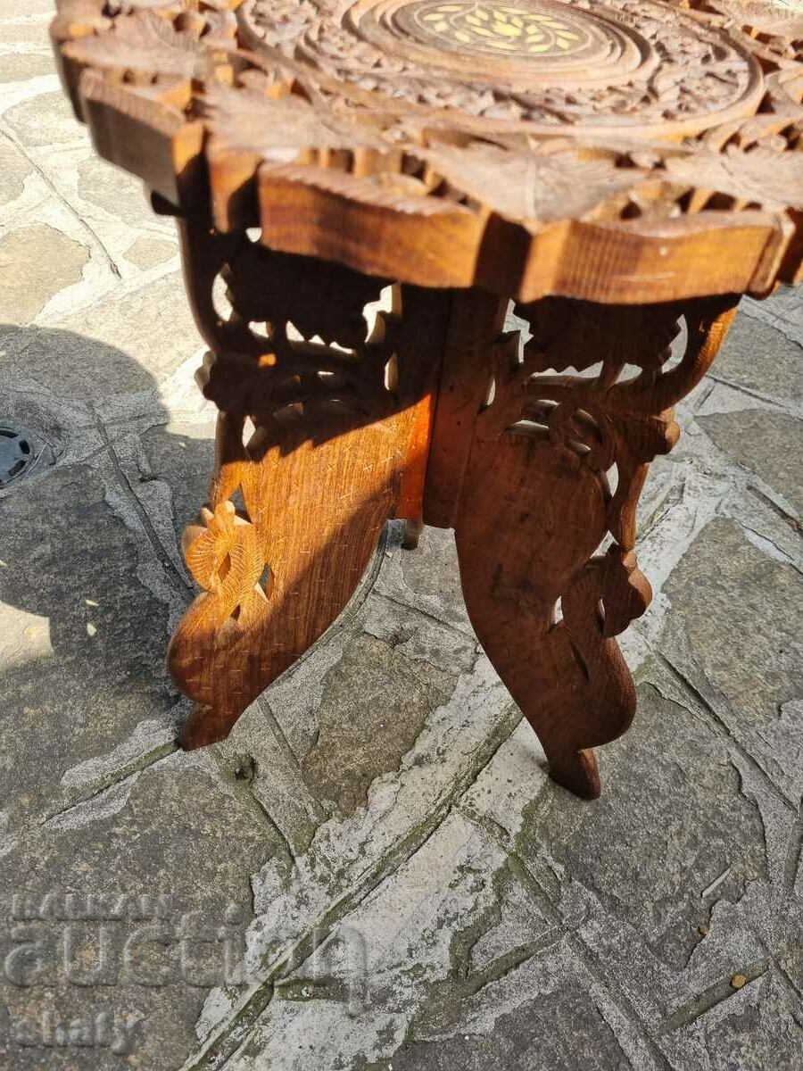 Delivery of Indian wooden table Delivery of Indian wooden table