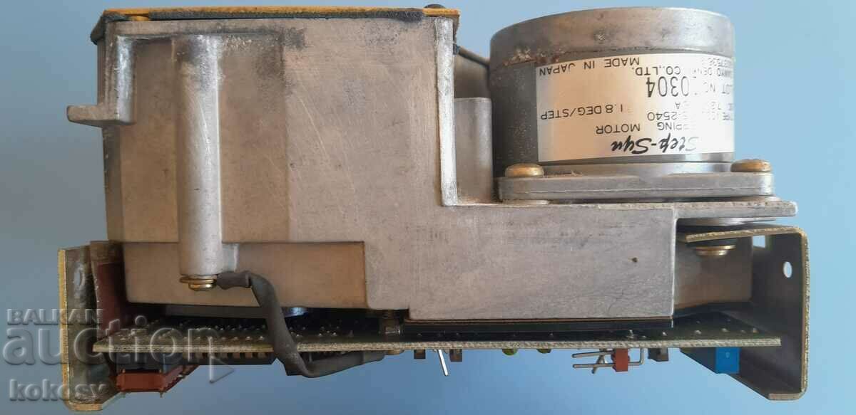 Livrarea Hard disk retro HDD Computer Memories CM 5412 Livrarea Hard disk retro HDD Computer Memories CM 5412