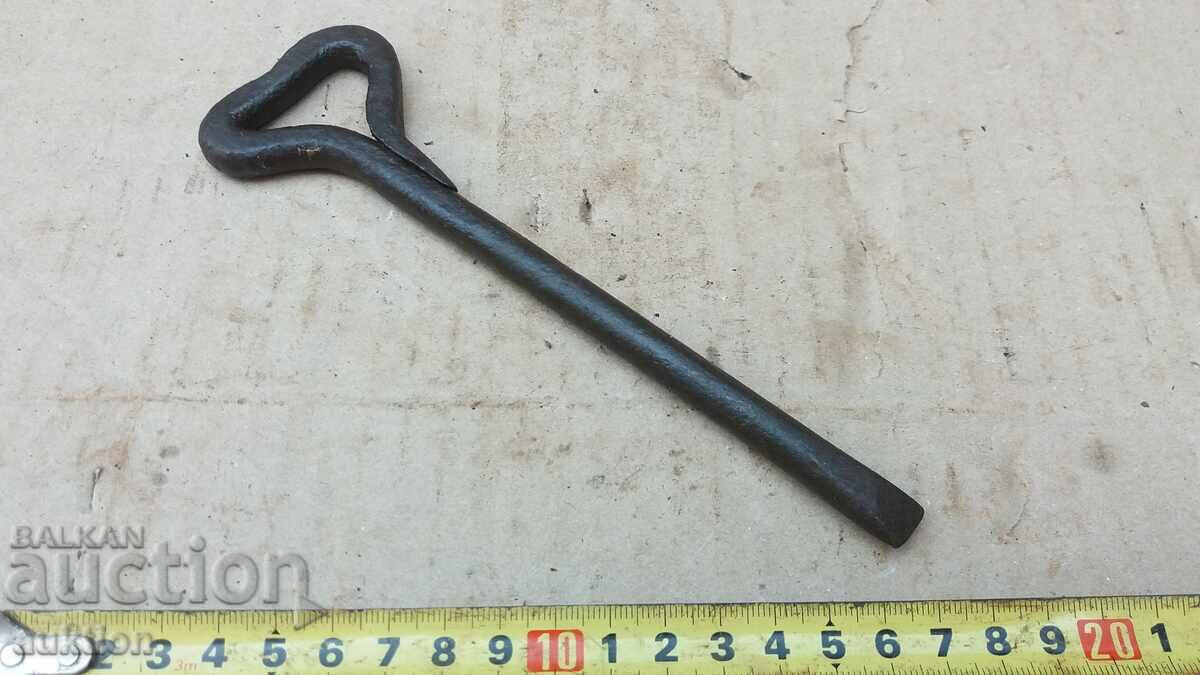 WROUGHT ANIL, TOOL - 6