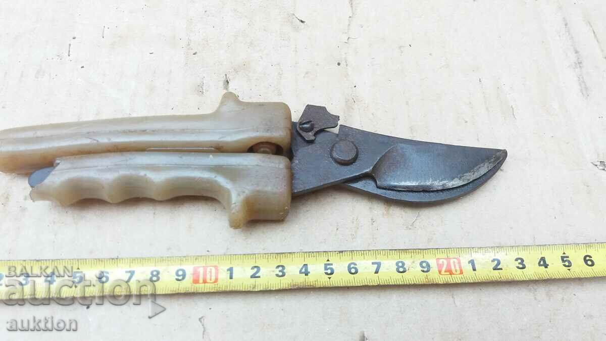 Auction OLD HARNESS FOR LAMARINE CUTTING Auction OLD HARNESS FOR LAMARINE CUTTING