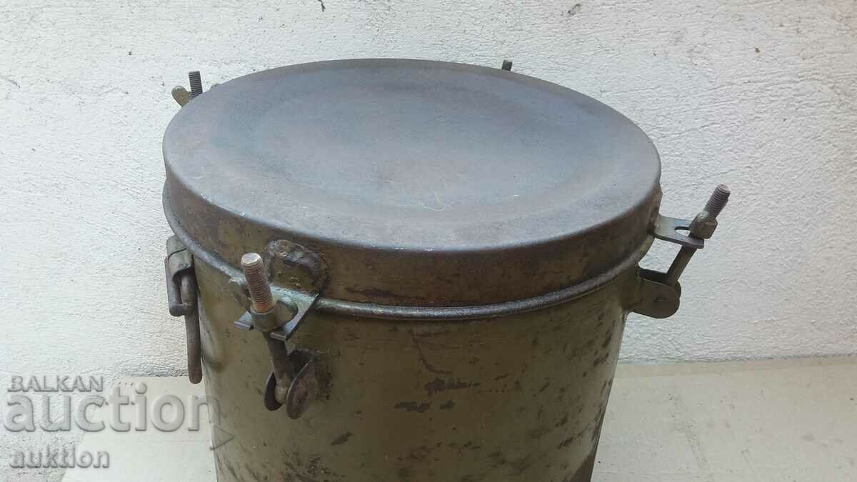 OLD MILITARY FOOD BOX with price 24.99 BGN | € 12.78 OLD MILITARY FOOD BOX with price 24.99 BGN | € 12.78