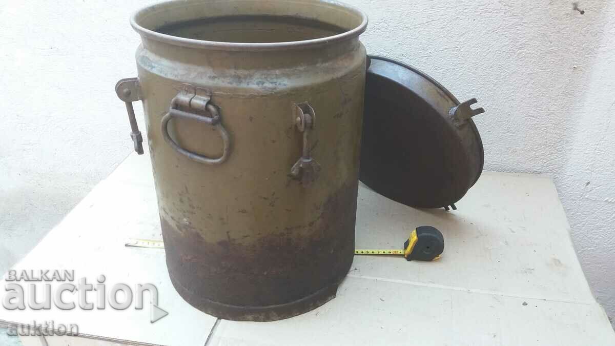 OLD MILITARY FOOD BOX - 7 OLD MILITARY FOOD BOX - 7