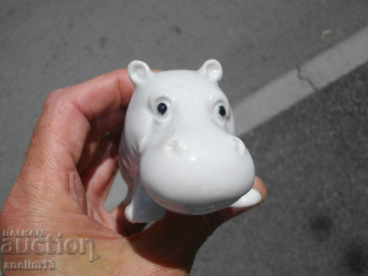 HIPOPOAM VECHI DE PORCELAN MARCO POLO cu preț 65.00 BGN | € 33.23 HIPOPOAM VECHI DE PORCELAN MARCO POLO cu preț 65.00 BGN | € 33.23