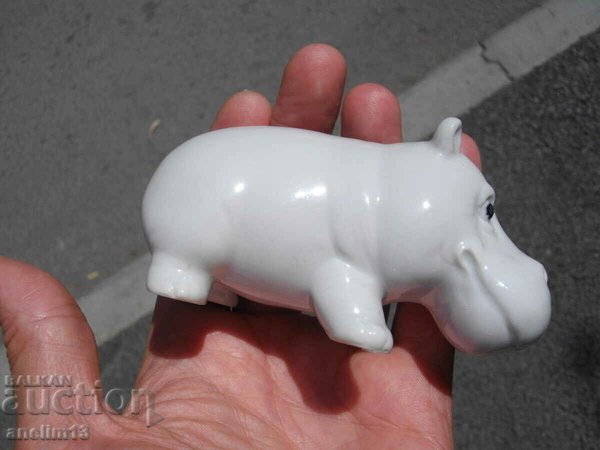 Licitație HIPOPOAM VECHI DE PORCELAN MARCO POLO Licitație HIPOPOAM VECHI DE PORCELAN MARCO POLO