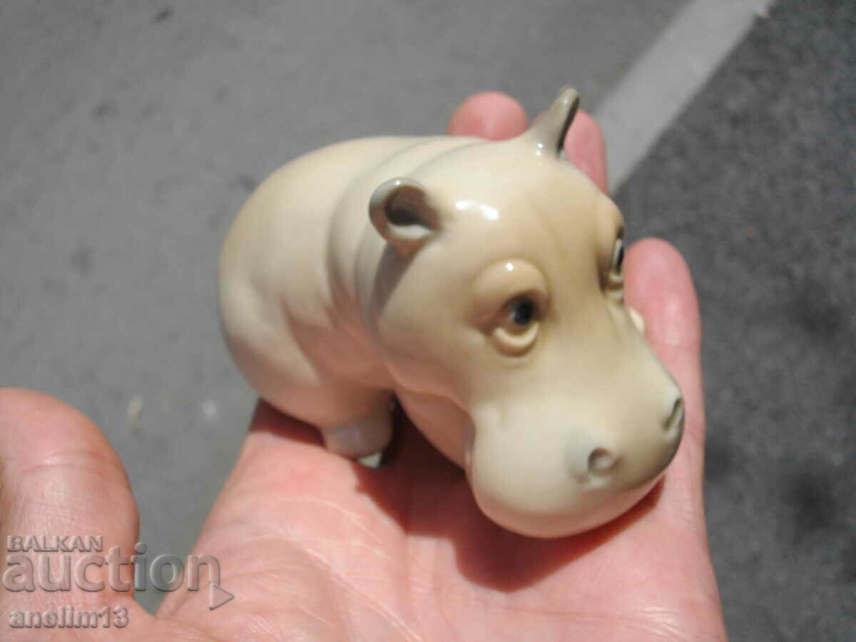 HIPOPOMAT VECHI DE PORCELAN cu preț € 23.00 | 44.98 BGN HIPOPOMAT VECHI DE PORCELAN cu preț € 23.00 | 44.98 BGN