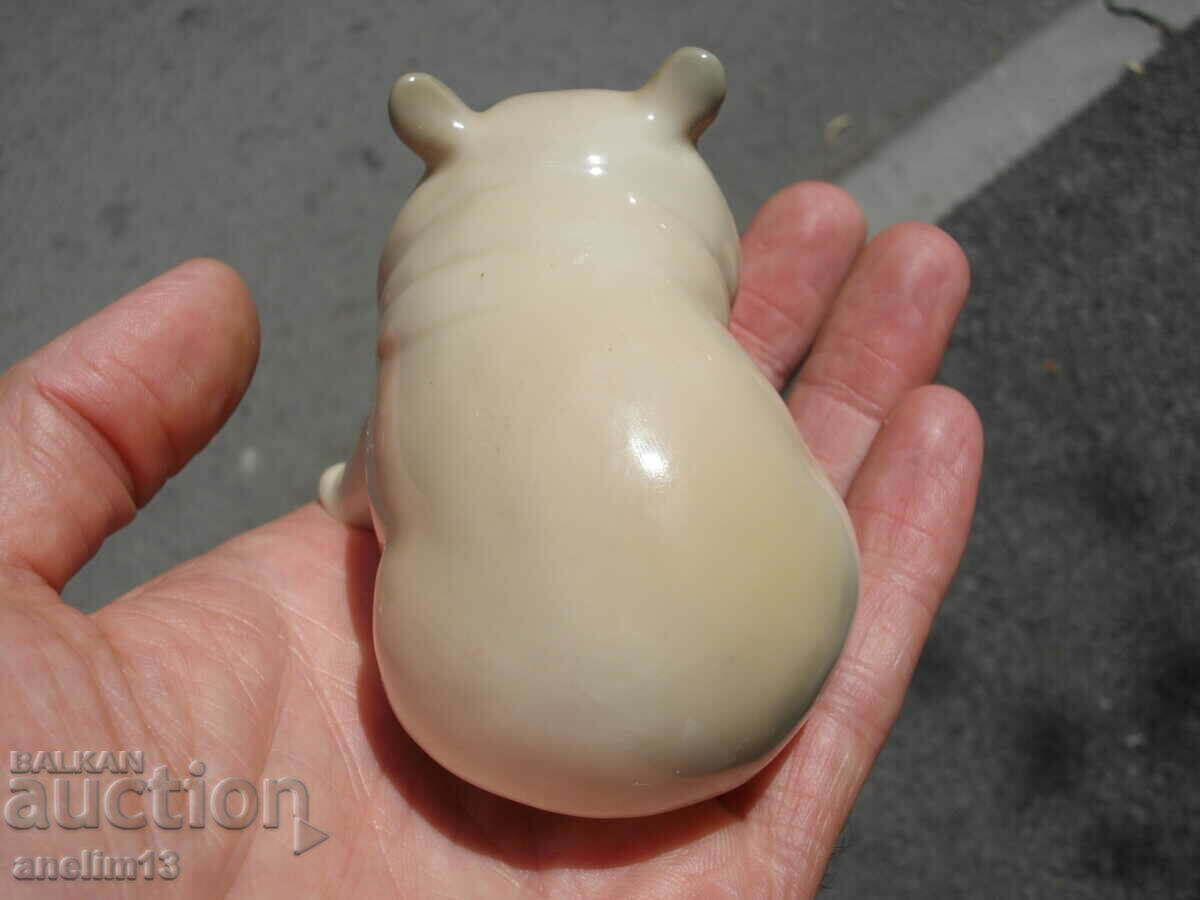 Livrarea HIPOPOMAT VECHI DE PORCELAN Livrarea HIPOPOMAT VECHI DE PORCELAN