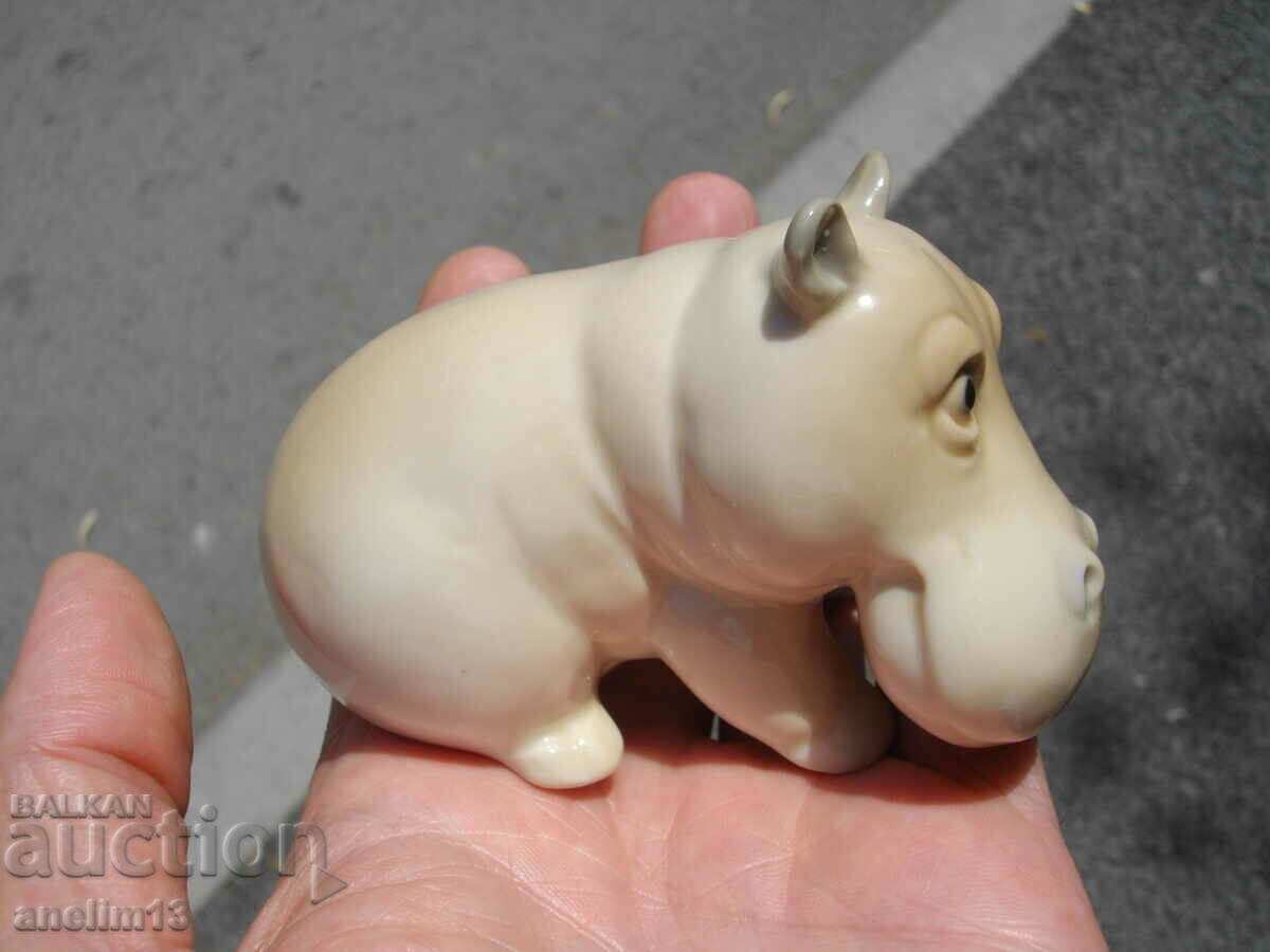 HIPOPOMAT VECHI DE PORCELAN HIPOPOMAT VECHI DE PORCELAN
