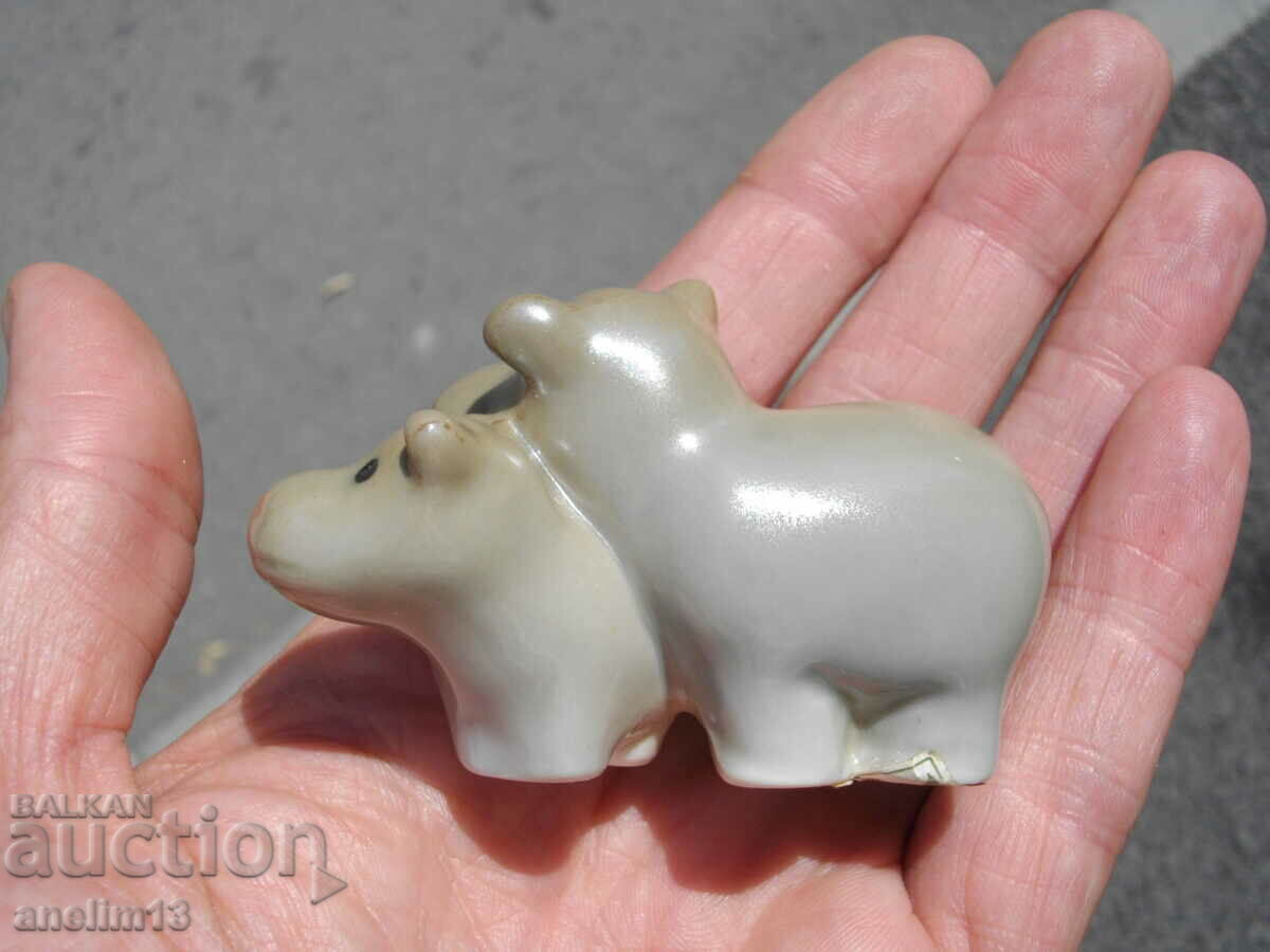 Licitație HIPOPOTAMIS VECHI DE PORCELAN Licitație HIPOPOTAMIS VECHI DE PORCELAN