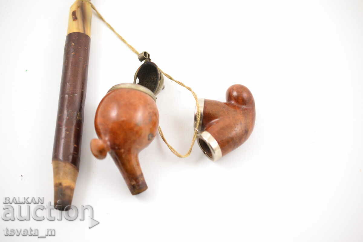 Delivery of Antique collector's pipe with cap Delivery of Antique collector's pipe with cap