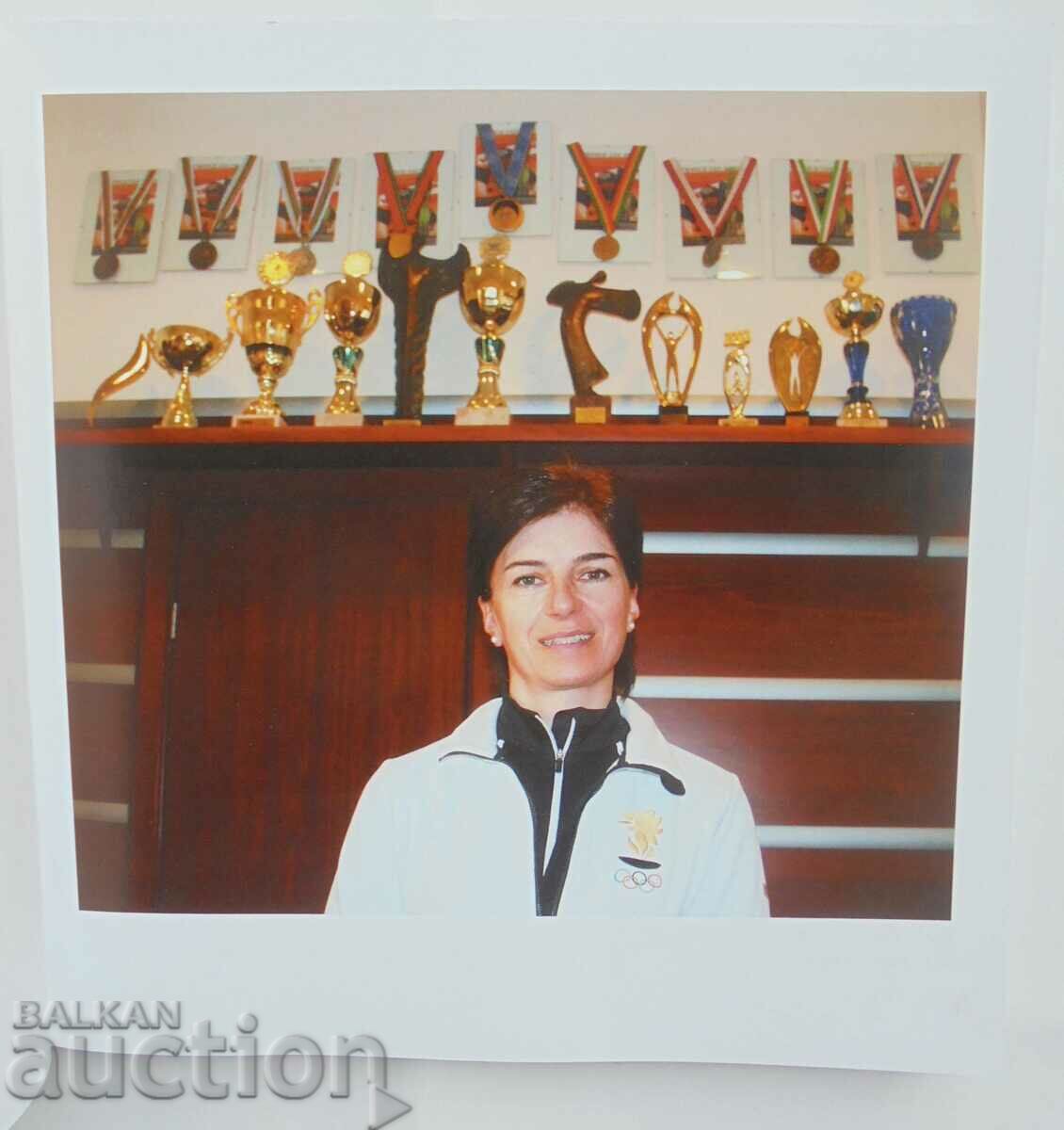 Ekaterina Dafovska: From Chepelare to Nagano Stanimir Simeonov with price 25.00 BGN | € 12.78 Ekaterina Dafovska: From Chepelare to Nagano Stanimir Simeonov with price 25.00 BGN | € 12.78