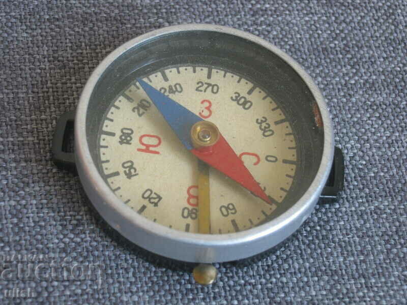 busolă rusă veche FEP turist militar cu preț 25.00 BGN | € 12.78 busolă rusă veche FEP turist militar cu preț 25.00 BGN | € 12.78