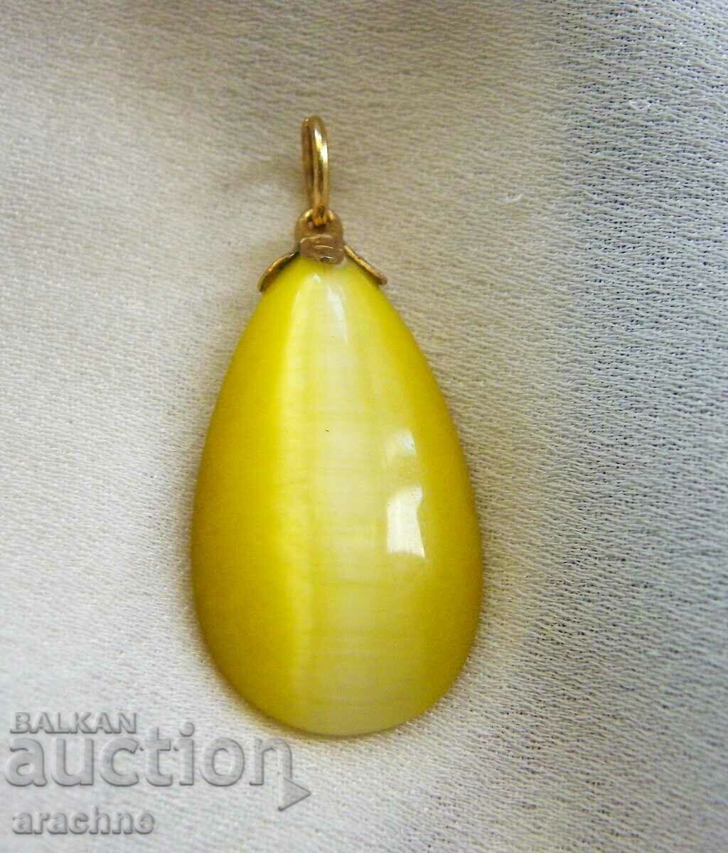 Locket - large chrysoberyl with "cat's eye" effect with price 180.00 BGN | € 92.03 Locket - large chrysoberyl with "cat's eye" effect with price 180.00 BGN | € 92.03