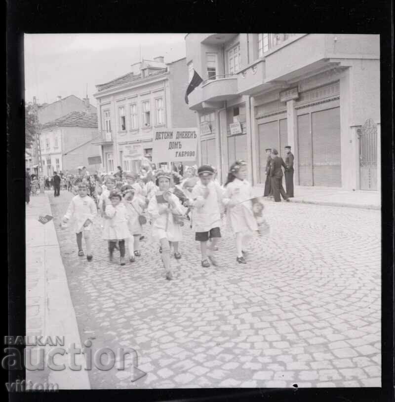 Gabrovo negative procession children's day? The 30s