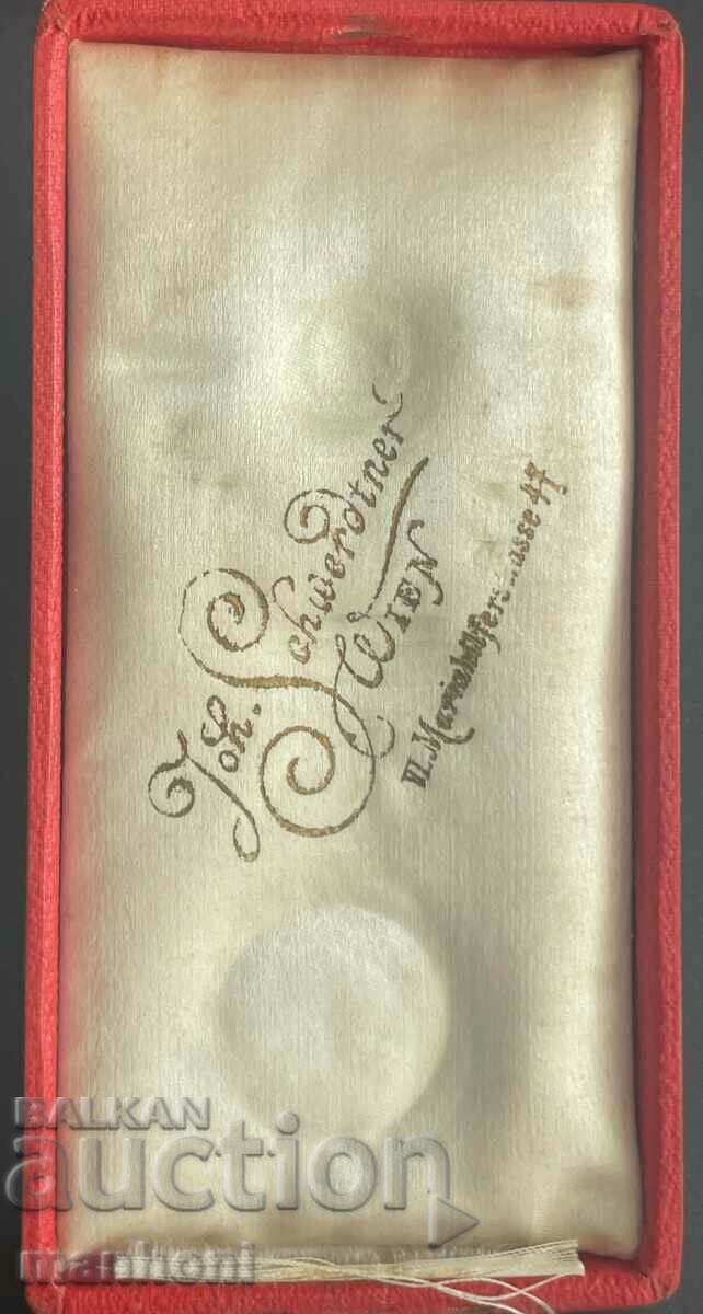 Auction 5381 Principality of Bulgaria box Order of Civil Merit IV Auction 5381 Principality of Bulgaria box Order of Civil Merit IV