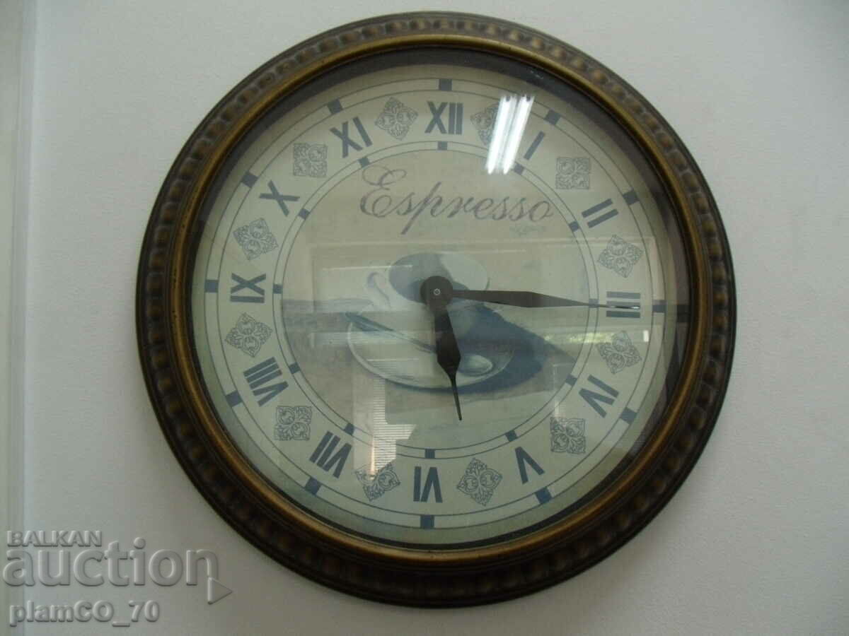 #*7072 old wall clock - quartz movement - working with price 20.00 BGN | € 10.23 #*7072 old wall clock - quartz movement - working with price 20.00 BGN | € 10.23