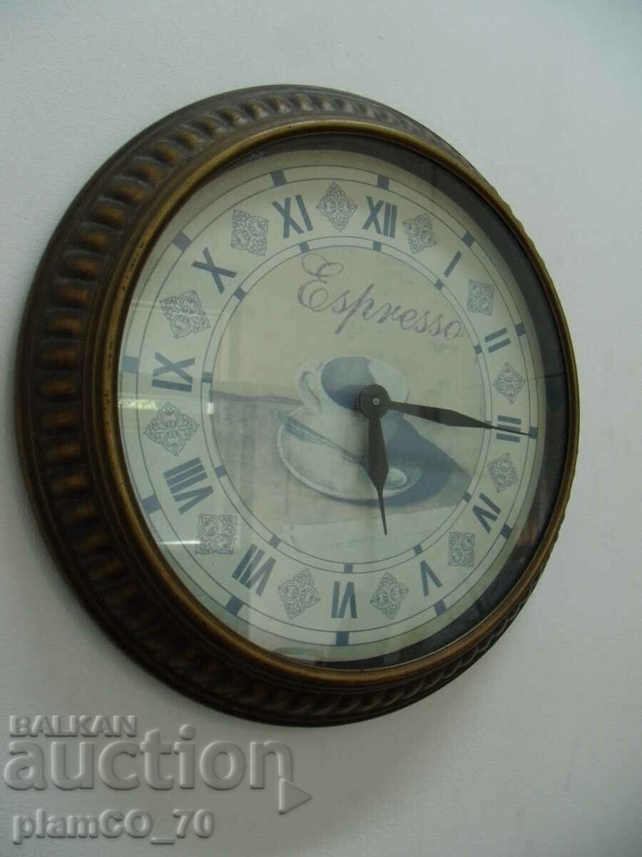 Delivery of #*7072 old wall clock - quartz movement - working Delivery of #*7072 old wall clock - quartz movement - working