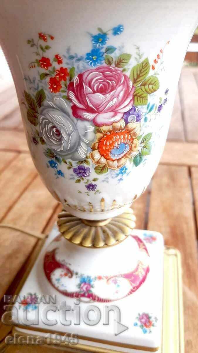 Delivery of Desk lamp Delivery of Desk lamp