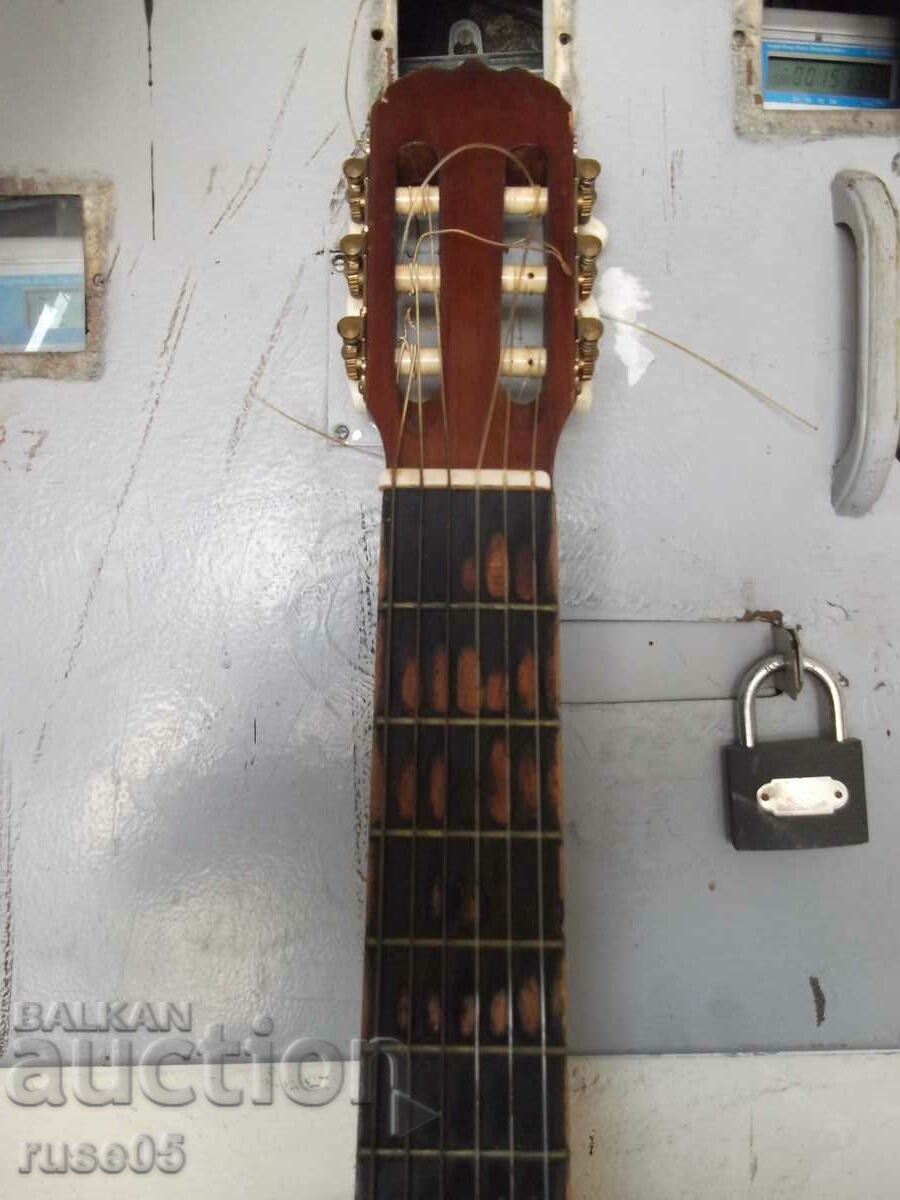 Classical guitar "LAUREN 100N" with price 100.00 BGN | € 51.13 Classical guitar "LAUREN 100N" with price 100.00 BGN | € 51.13