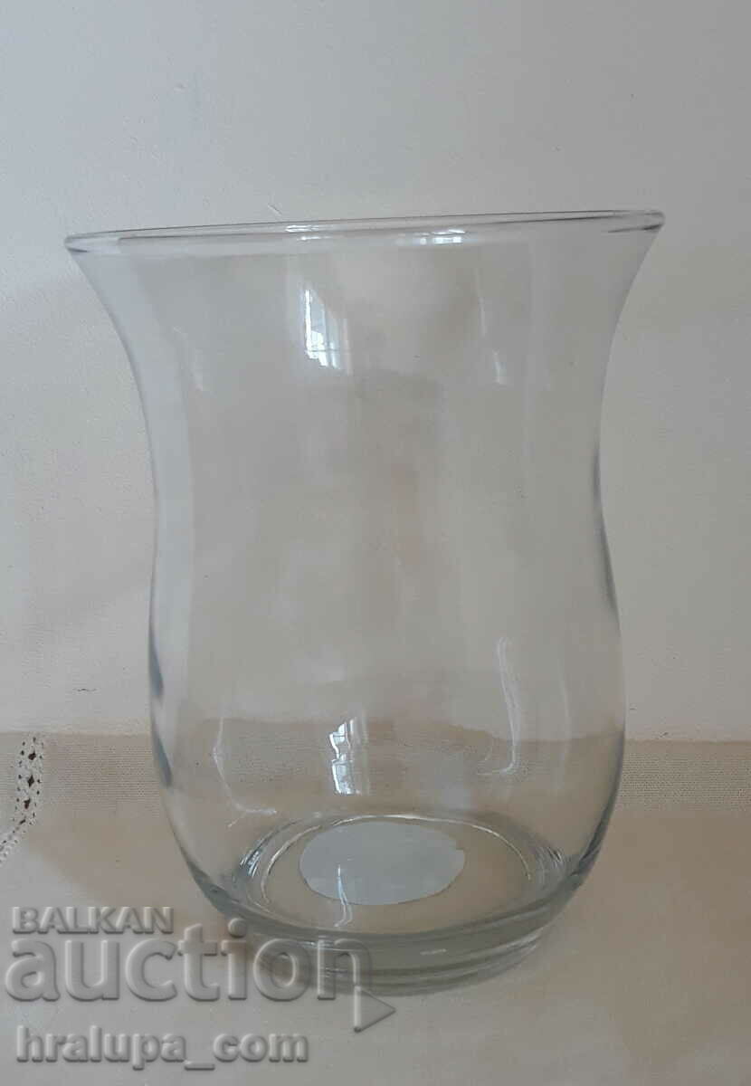 Стъклена ваза нова с етикет