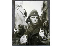 Παλιά φωτογραφία του Λιούμπεν Τσατάλοφ από την ταινία "Ένα κύμα τρυφερότητας"