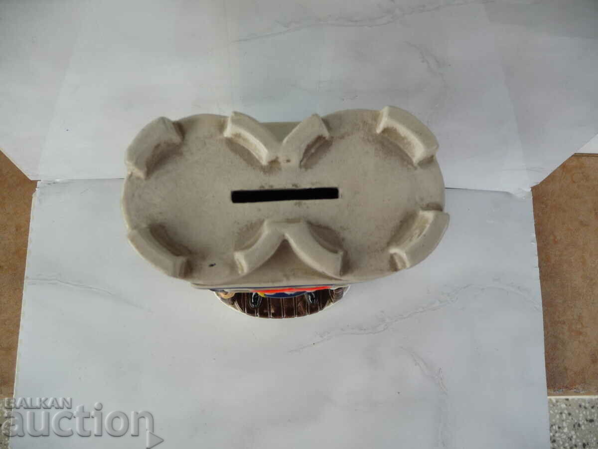 Delivery of Scotland Ceramic Piggy Bank Scottish Fighter Skirt Beautiful Dec