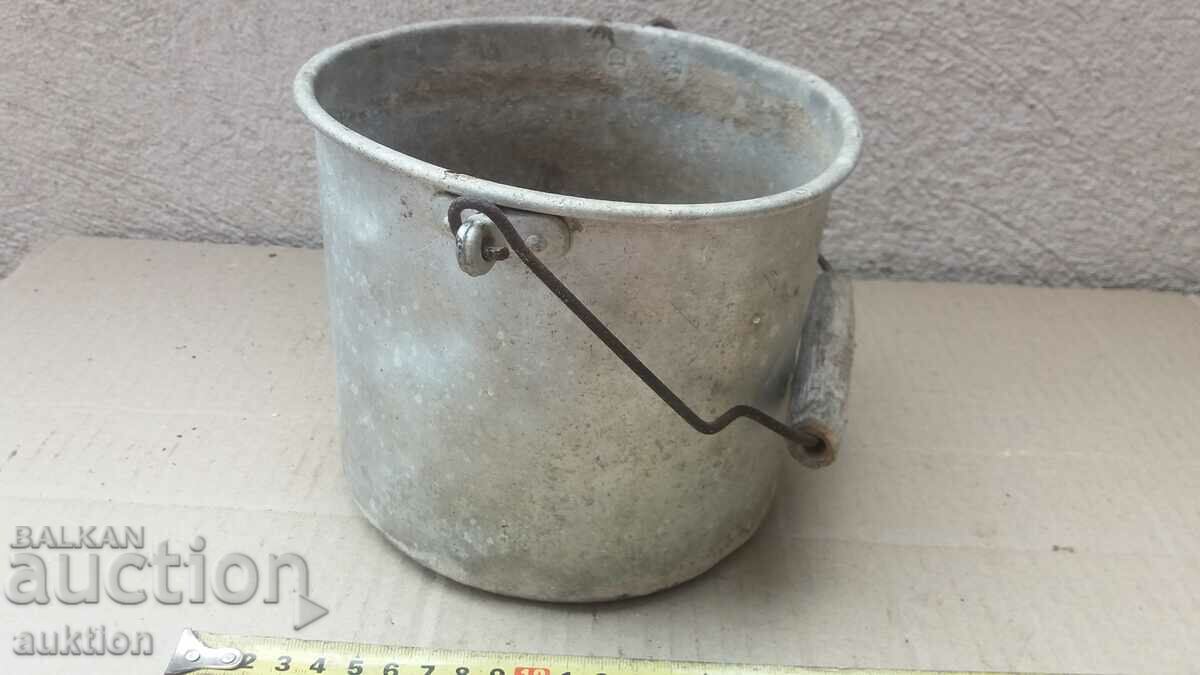 JACHETA MILITARA ALUMINIU cu preț 3.99 BGN | € 2.04